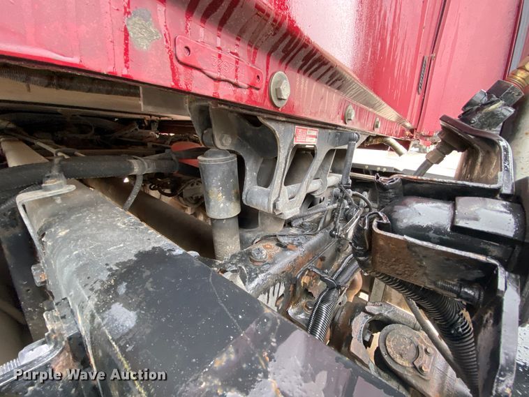 image for item HR9285 2012 Kenworth T700  semi truck