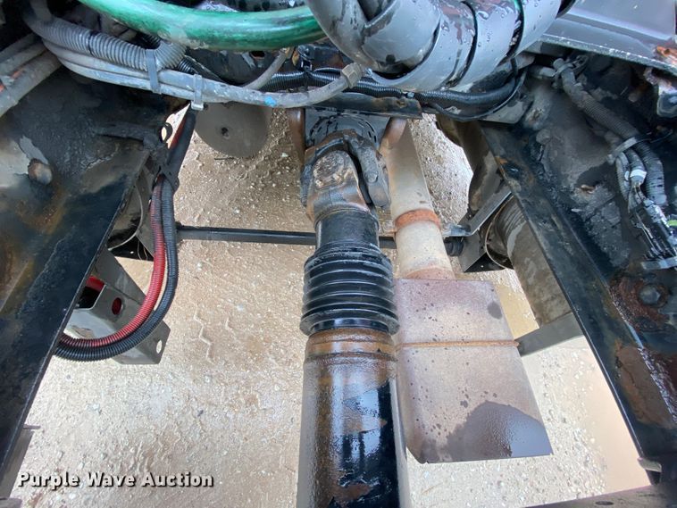 image for item HR9285 2012 Kenworth T700  semi truck