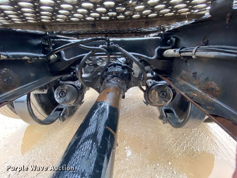 image for item HR9285 2012 Kenworth T700  semi truck