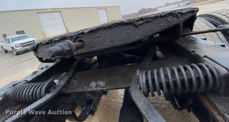 image for item HR9285 2012 Kenworth T700  semi truck