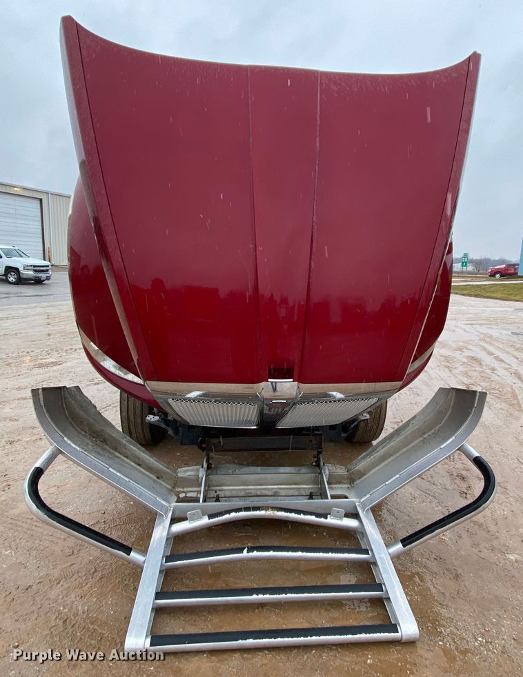 image for item HR9285 2012 Kenworth T700  semi truck