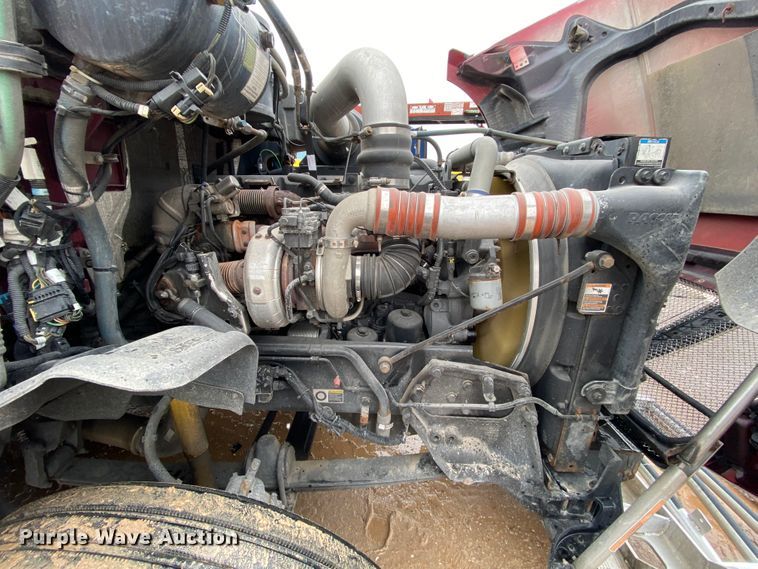 image for item HR9285 2012 Kenworth T700  semi truck