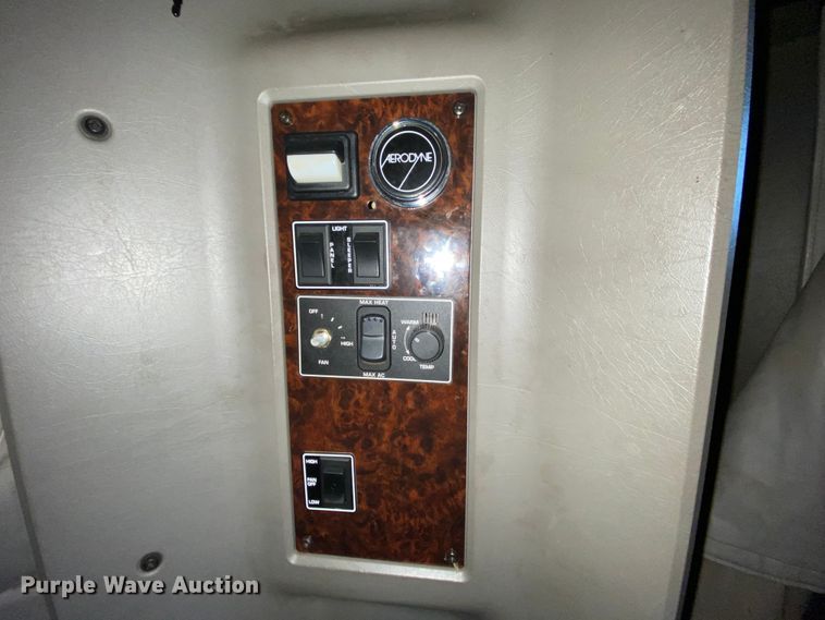 image for item HR9286 2013 Kenworth T660  semi truck