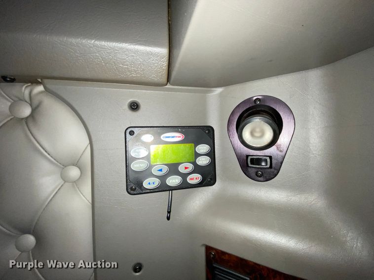 image for item HR9286 2013 Kenworth T660  semi truck