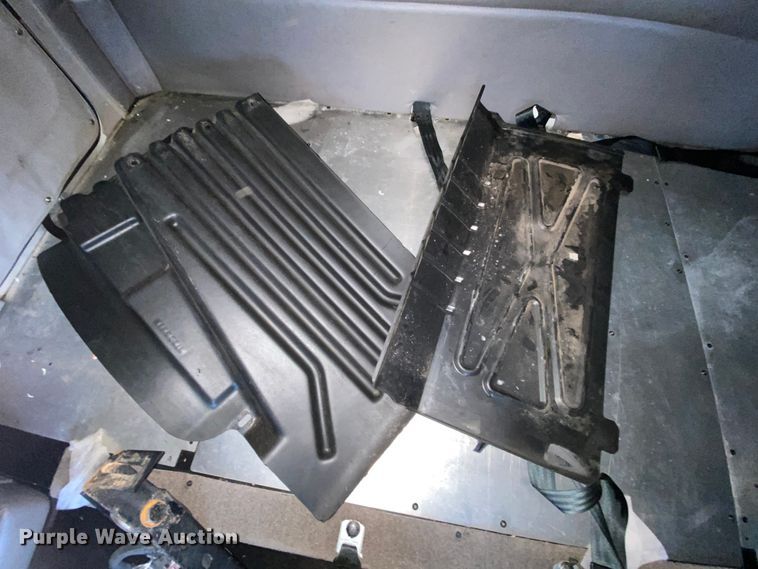 image for item HR9286 2013 Kenworth T660  semi truck