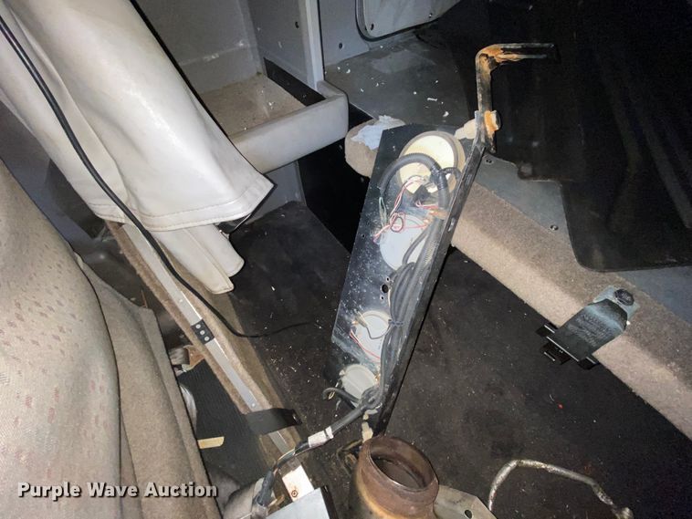 image for item HR9286 2013 Kenworth T660  semi truck