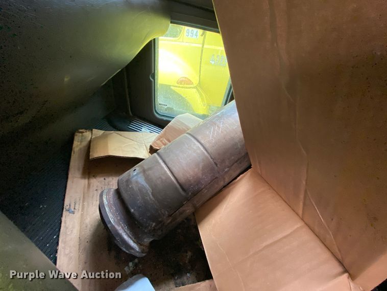 image for item HR9286 2013 Kenworth T660  semi truck