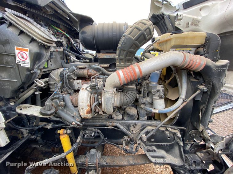 image for item HR9286 2013 Kenworth T660  semi truck