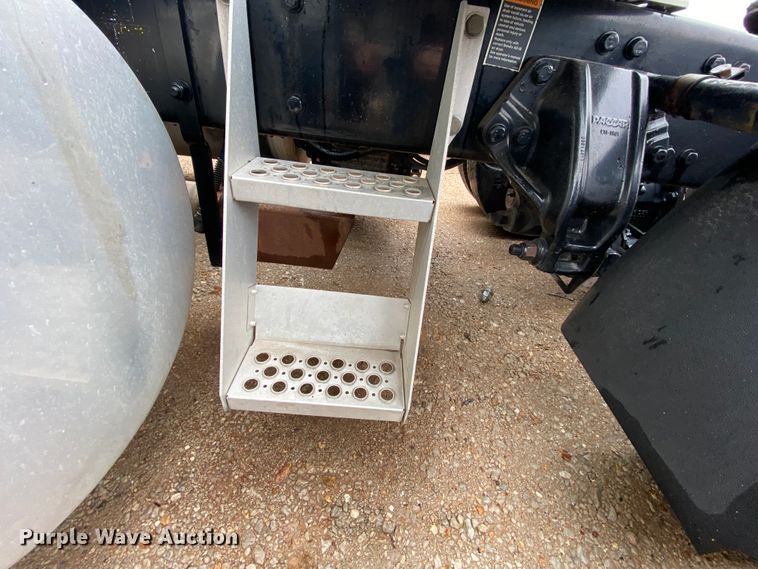 image for item HR9286 2013 Kenworth T660  semi truck