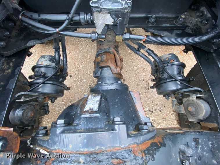 image for item HR9286 2013 Kenworth T660  semi truck