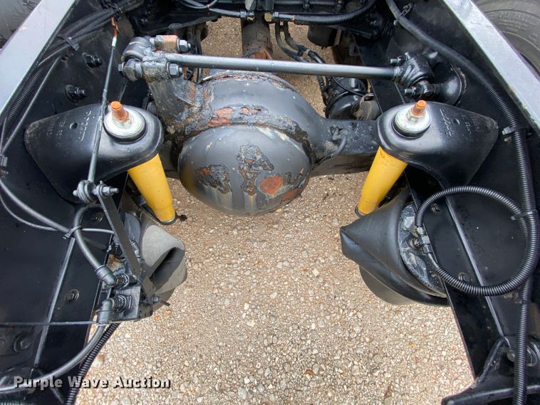 image for item HR9286 2013 Kenworth T660  semi truck