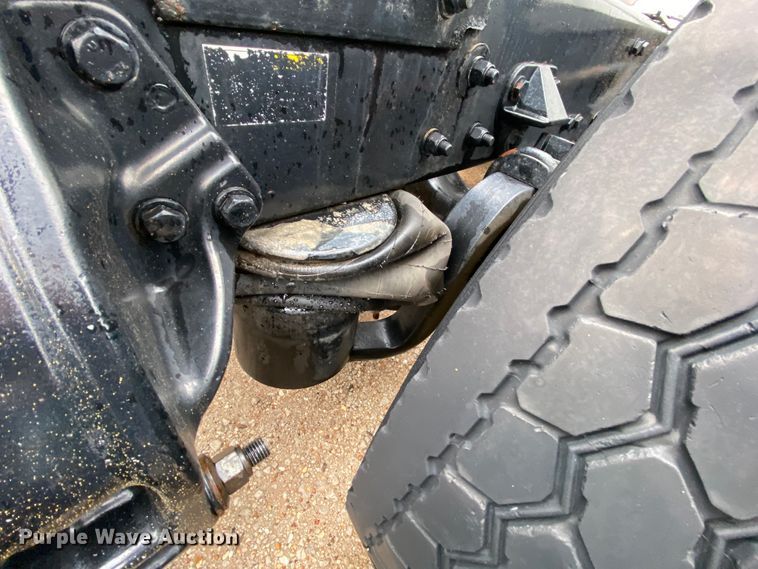 image for item HR9286 2013 Kenworth T660  semi truck