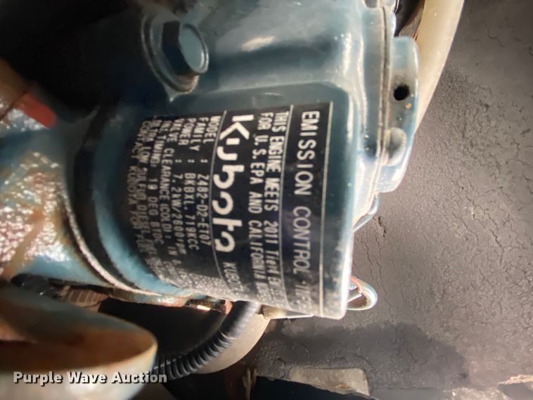 image for item HR9286 2013 Kenworth T660  semi truck