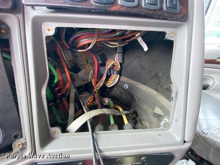 image for item HR9287 2012 Kenworth T700  semi truck