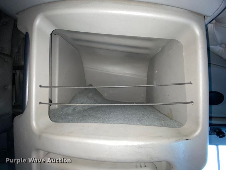 image for item HR9287 2012 Kenworth T700  semi truck