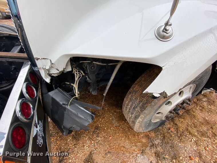 image for item HR9287 2012 Kenworth T700  semi truck