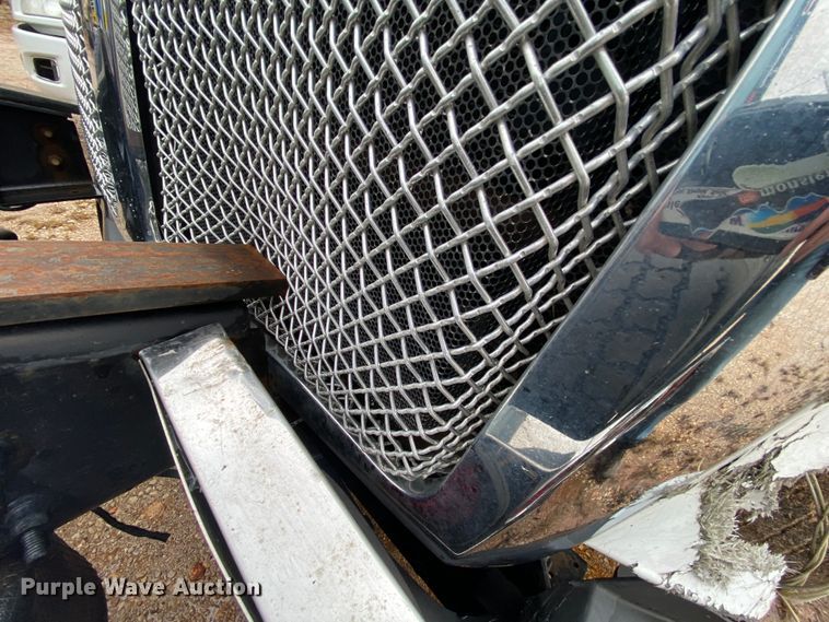 image for item HR9287 2012 Kenworth T700  semi truck