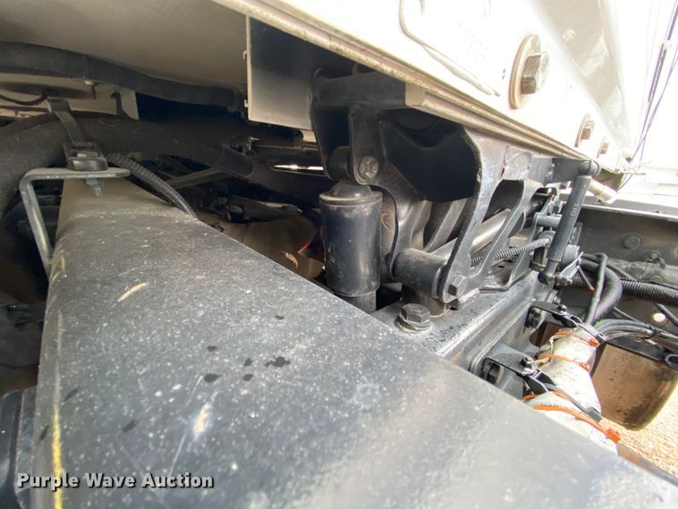 image for item HR9287 2012 Kenworth T700  semi truck