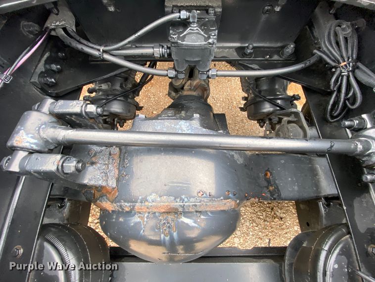 image for item HR9287 2012 Kenworth T700  semi truck