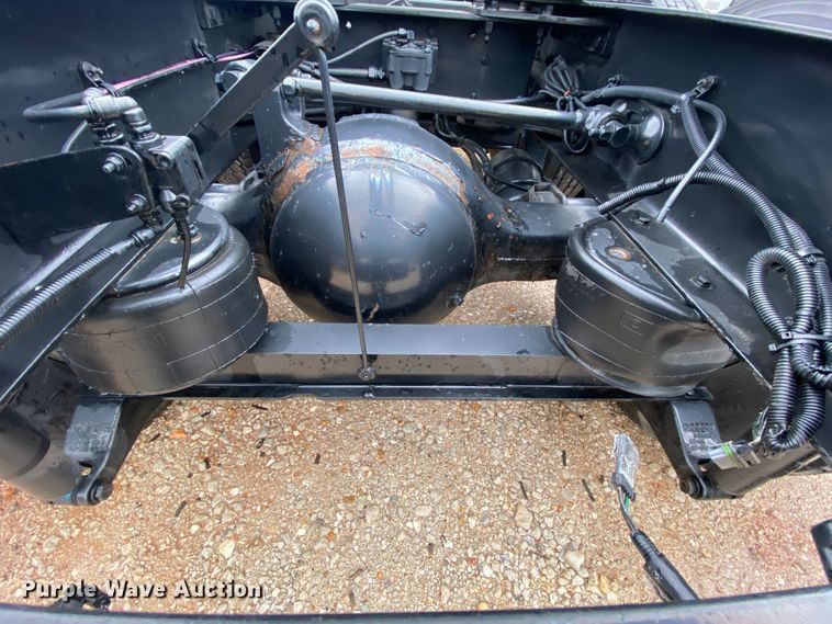 image for item HR9287 2012 Kenworth T700  semi truck