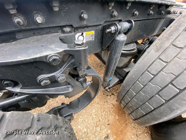 image for item HR9287 2012 Kenworth T700  semi truck