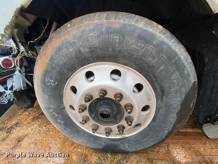 image for item HR9287 2012 Kenworth T700  semi truck