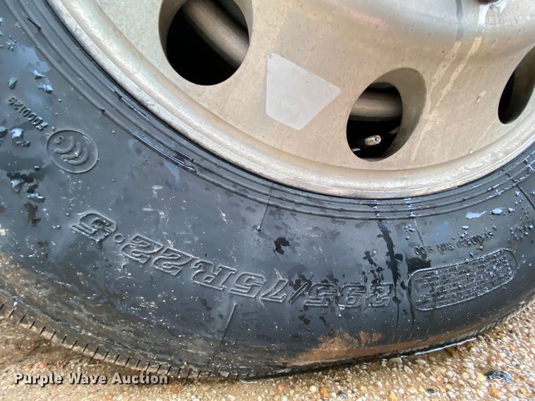 image for item HR9287 2012 Kenworth T700  semi truck