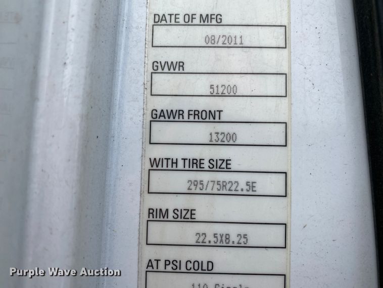 image for item HR9287 2012 Kenworth T700  semi truck