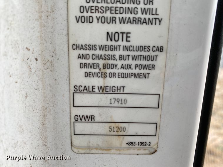 image for item HR9287 2012 Kenworth T700  semi truck