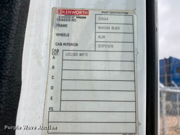 image for item HR9287 2012 Kenworth T700  semi truck