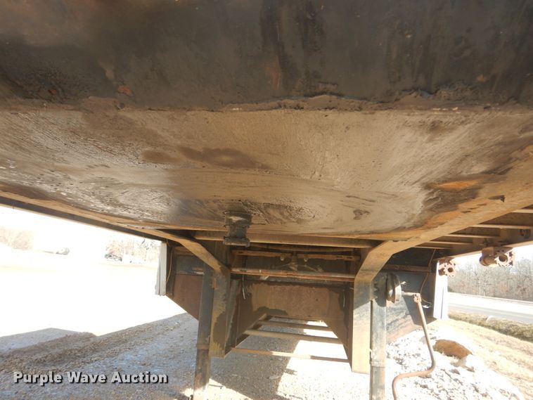 image for item HV9578 1993 Wilson CFD-900  drop deck trailer