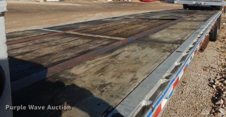 image for item HV9578 1993 Wilson CFD-900  drop deck trailer