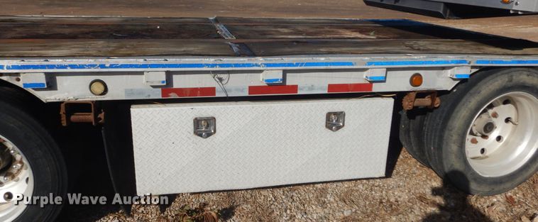 image for item HV9578 1993 Wilson CFD-900  drop deck trailer