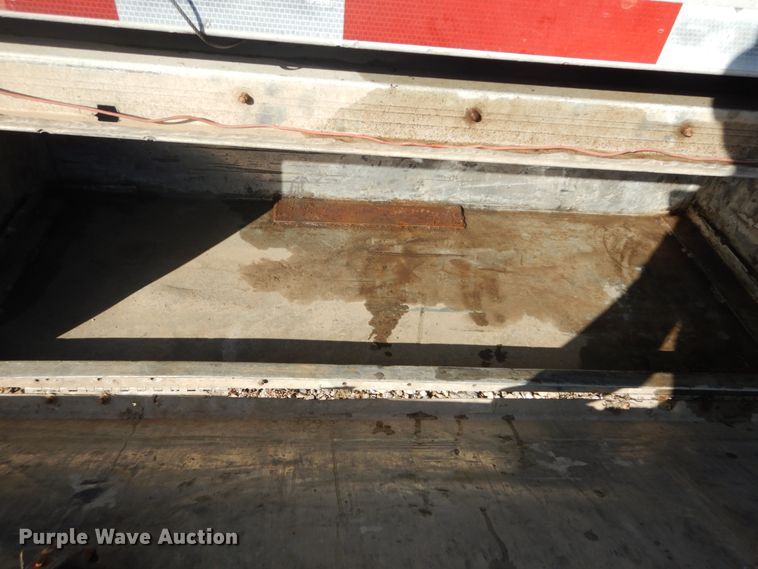 image for item HV9578 1993 Wilson CFD-900  drop deck trailer