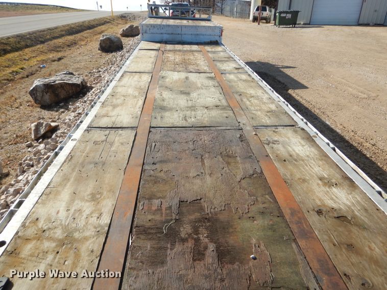 image for item HV9578 1993 Wilson CFD-900  drop deck trailer