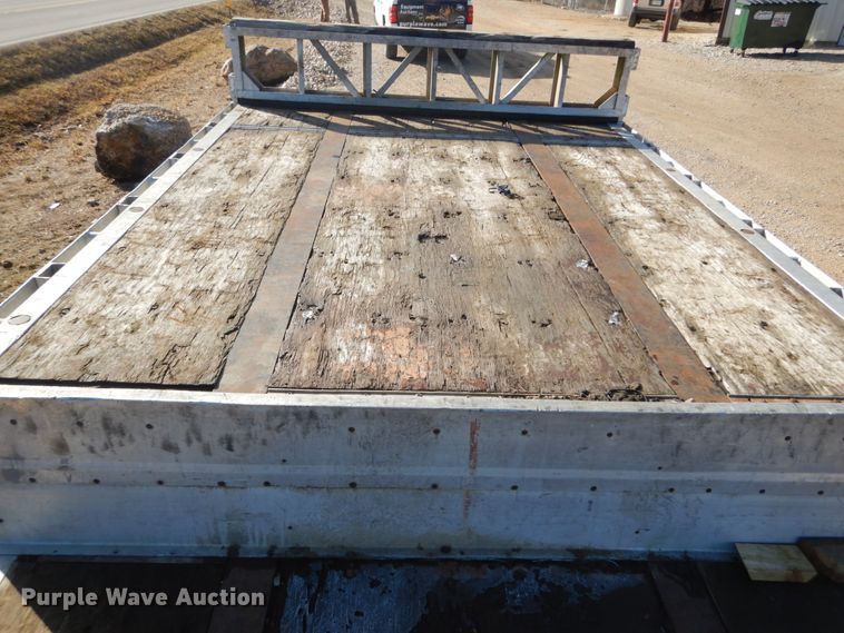 image for item HV9578 1993 Wilson CFD-900  drop deck trailer