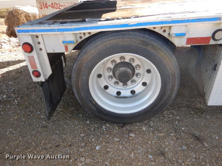 image for item HV9578 1993 Wilson CFD-900  drop deck trailer