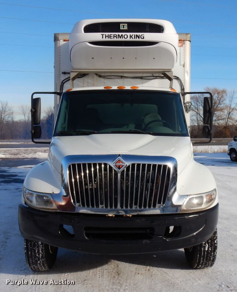 image for item HX9527 2007 International 4300  refrigerated truck