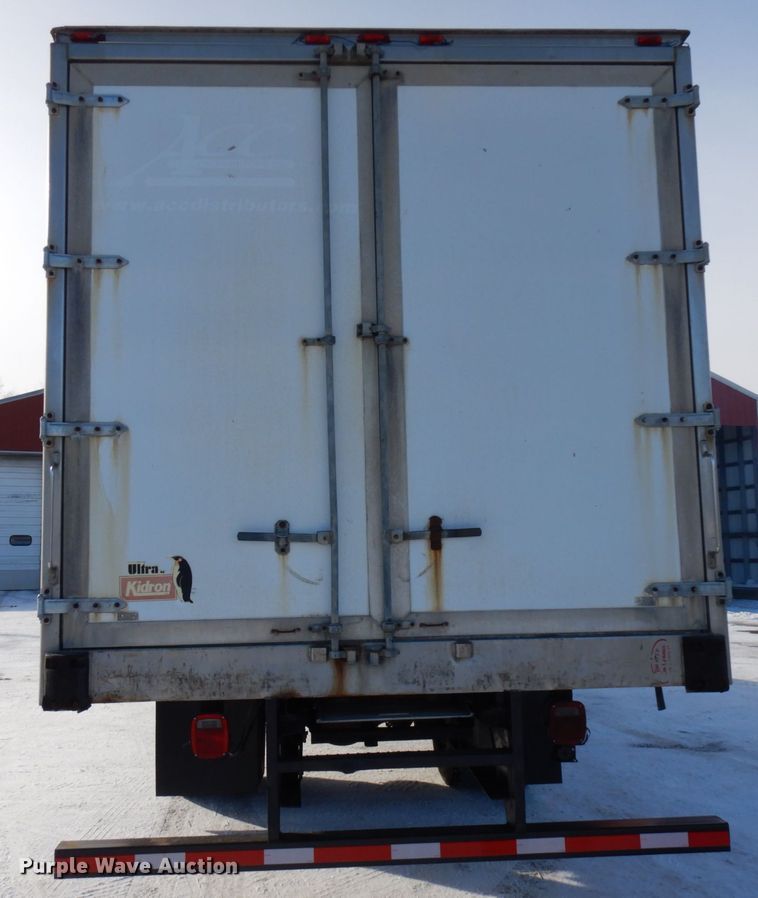image for item HX9527 2007 International 4300  refrigerated truck
