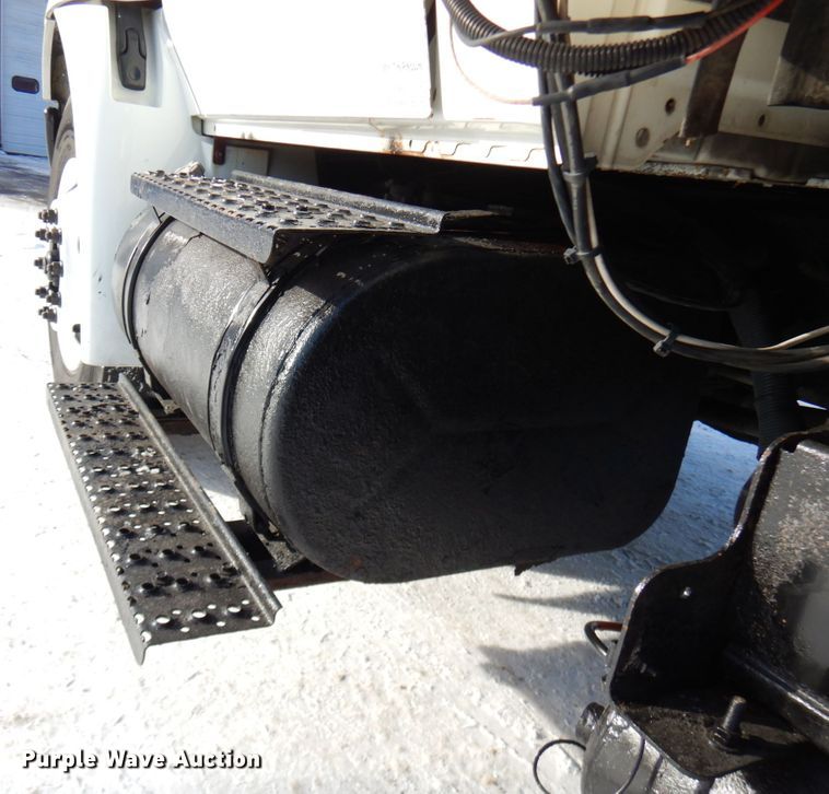 image for item HX9527 2007 International 4300  refrigerated truck