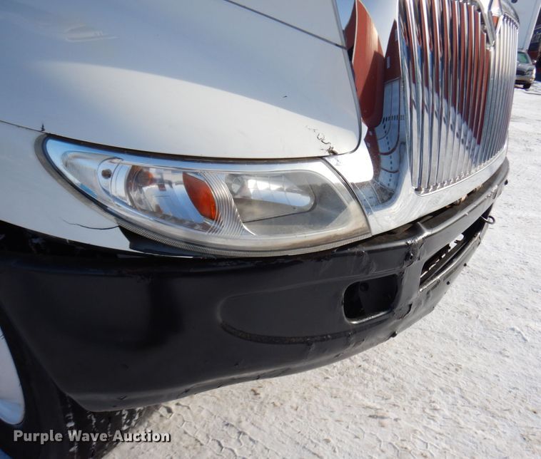 image for item HX9527 2007 International 4300  refrigerated truck