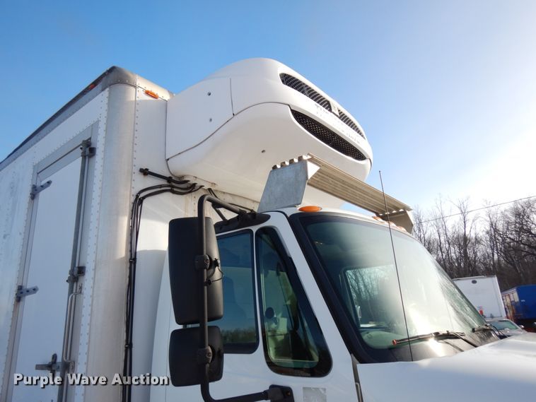 image for item HX9527 2007 International 4300  refrigerated truck