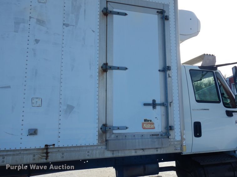 image for item HX9527 2007 International 4300  refrigerated truck