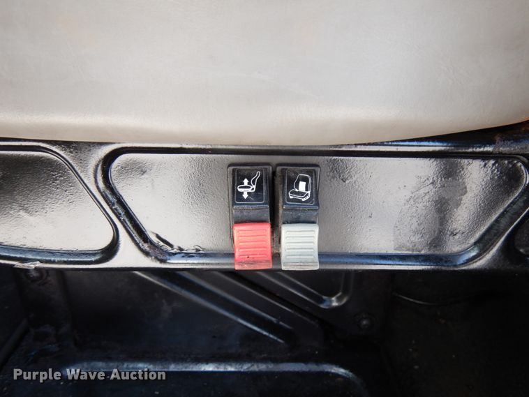 image for item HX9527 2007 International 4300  refrigerated truck