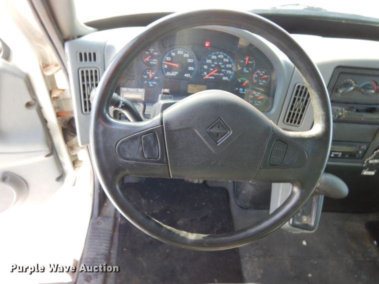 image for item HX9527 2007 International 4300  refrigerated truck