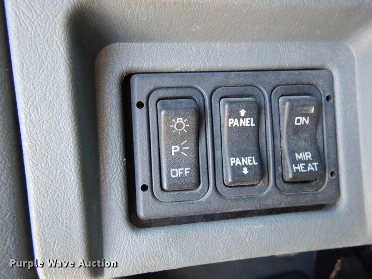 image for item HX9527 2007 International 4300  refrigerated truck