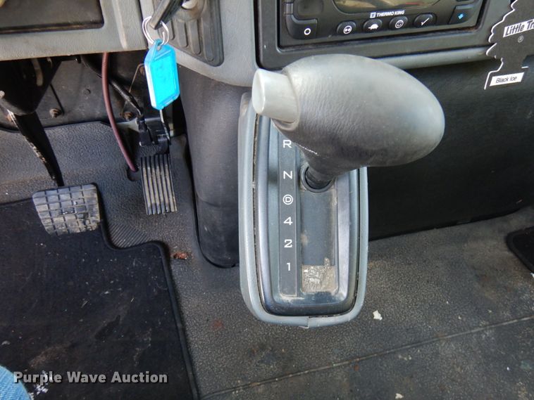 image for item HX9527 2007 International 4300  refrigerated truck