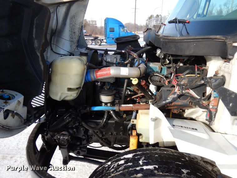 image for item HX9527 2007 International 4300  refrigerated truck