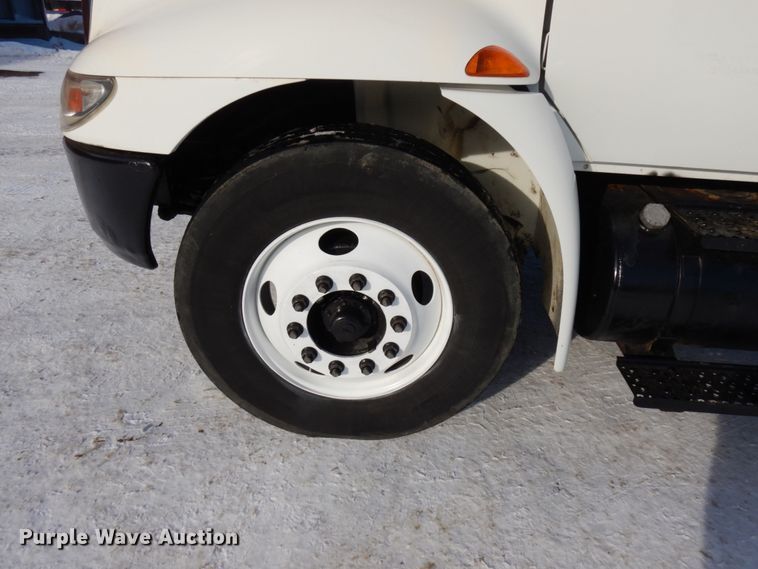 image for item HX9527 2007 International 4300  refrigerated truck