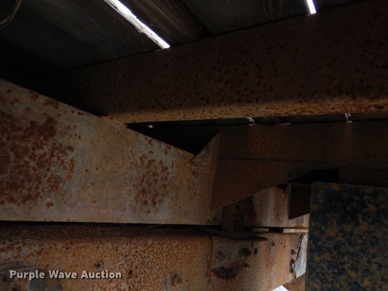 image for item HX9530 2000 Ford F650 dump flatbed truck